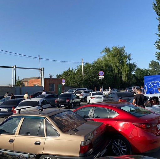 Синие парковочные места в ростове. Зона платной парковки ростов. Платные парковки ростов. Платная парковка у пляжа. Платная парковка.