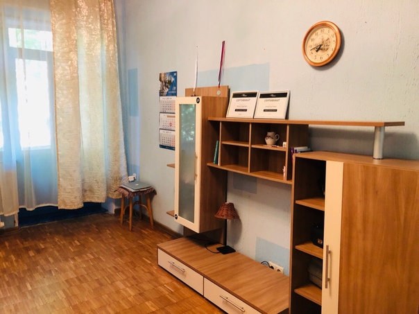 Всем привет! <br>Ищем адекватную и спокойную девочку для подселение в комнату в двухкомнатной квартире к девочке. <br>Станции: м. Выставочная - 10 минут пешком <br>м. 1905 года - 15 минут пешком. <br>В квартире есть всё для комфортного проживания: стиральная машинка, газовая плита, холодильник. Сан узел раздельный. В пешей доступности парк Красная Пресня и Москва-Сити. <br>Оплата 11 500 Р +КУ около 1 000 Р <br>Заселение с 1 июня. Вещи можно завести с 22 мая) <br>Есть депозит, который возвращается при выселении 6 000Р.<br>Ищем чистоплотную соседку, уважающую личное пространство, не курящую, платежеспособную. В соседней комнате проживают две очаровательные девочки. <br><br>Писать в лс или +7 916-579-71-39 Галина<br> Солдатова - фото Фото: Всем привет! <br>Ищем адекватную и спокойную девочку для подселение в комнату в двухкомнатной квартире к девочке. <br>Станции: м. Выставочная - 10 минут пешком <br>м. 1905 года - 15 минут пешком. <br>В квартире есть всё для комфортного проживания: стиральная машинка, газовая плита, холодильник. Сан узел раздельный. В пешей доступности парк Красная Пресня и Москва-Сити. <br>Оплата 11 500 Р +КУ около 1 000 Р <br>Заселение с 1 июня. Вещи можно завести с 22 мая) <br>Есть депозит, который возвращается при выселении 6 000Р.<br>Ищем чистоплотную соседку, уважающую личное пространство, не курящую, платежеспособную. В соседней комнате проживают две очаровательные девочки. <br><br>Писать в лс или +7 916-579-71-39 Галина<br> Солдатова